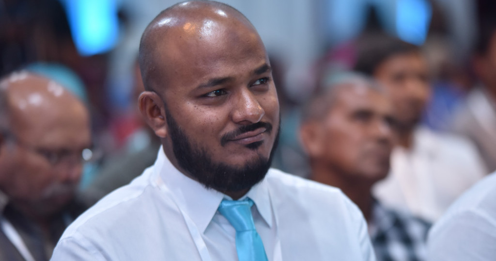 Mi sarukaarun siyaasee vazeefaathakah kuraa haradhu MDP sarukaareh vuren bodu thanun kuda: Shujaa